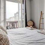 Sofia\'S Elegant Urban Retreat
