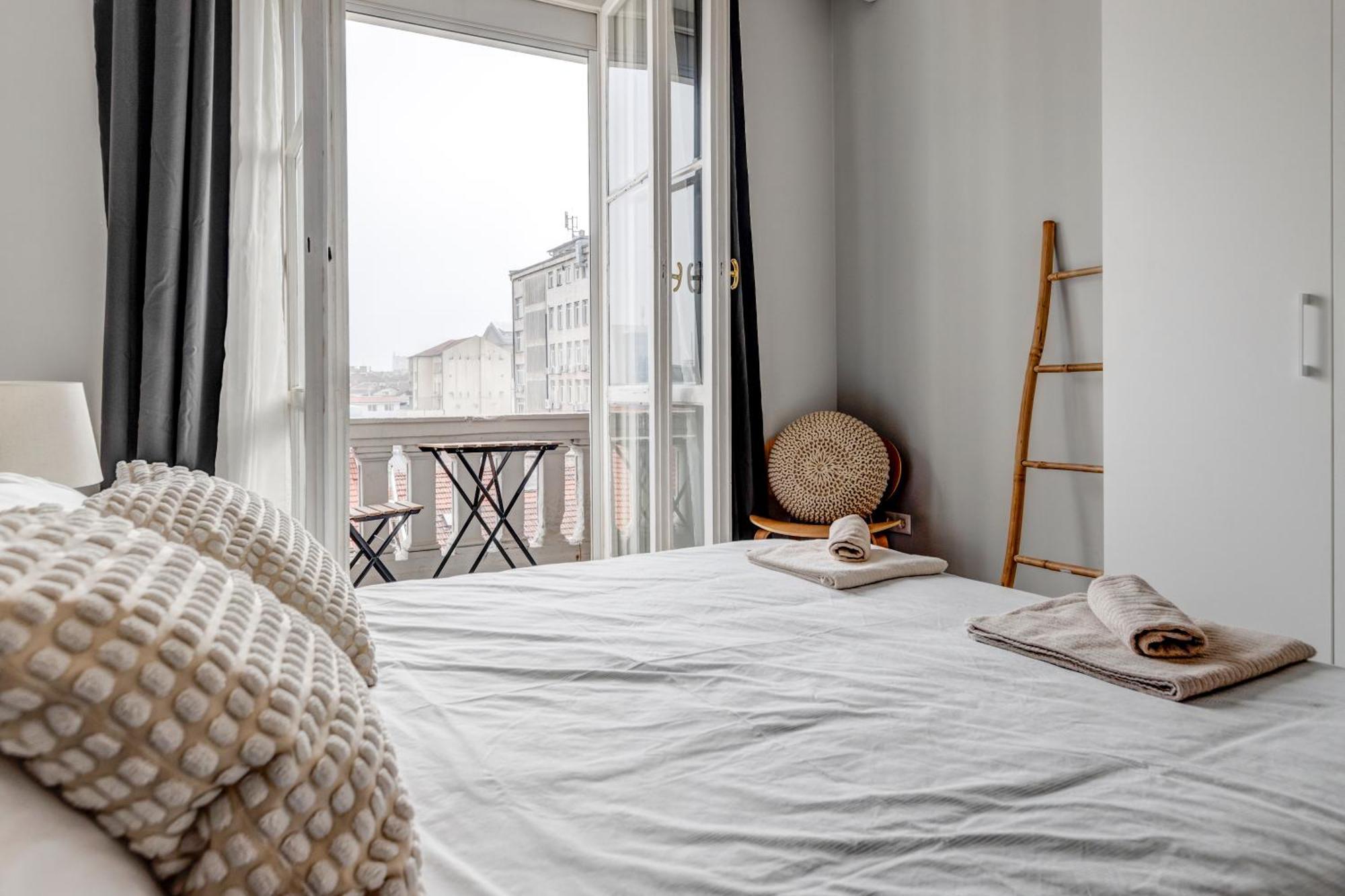 Apartament Sofia's Elegant Urban Retreat