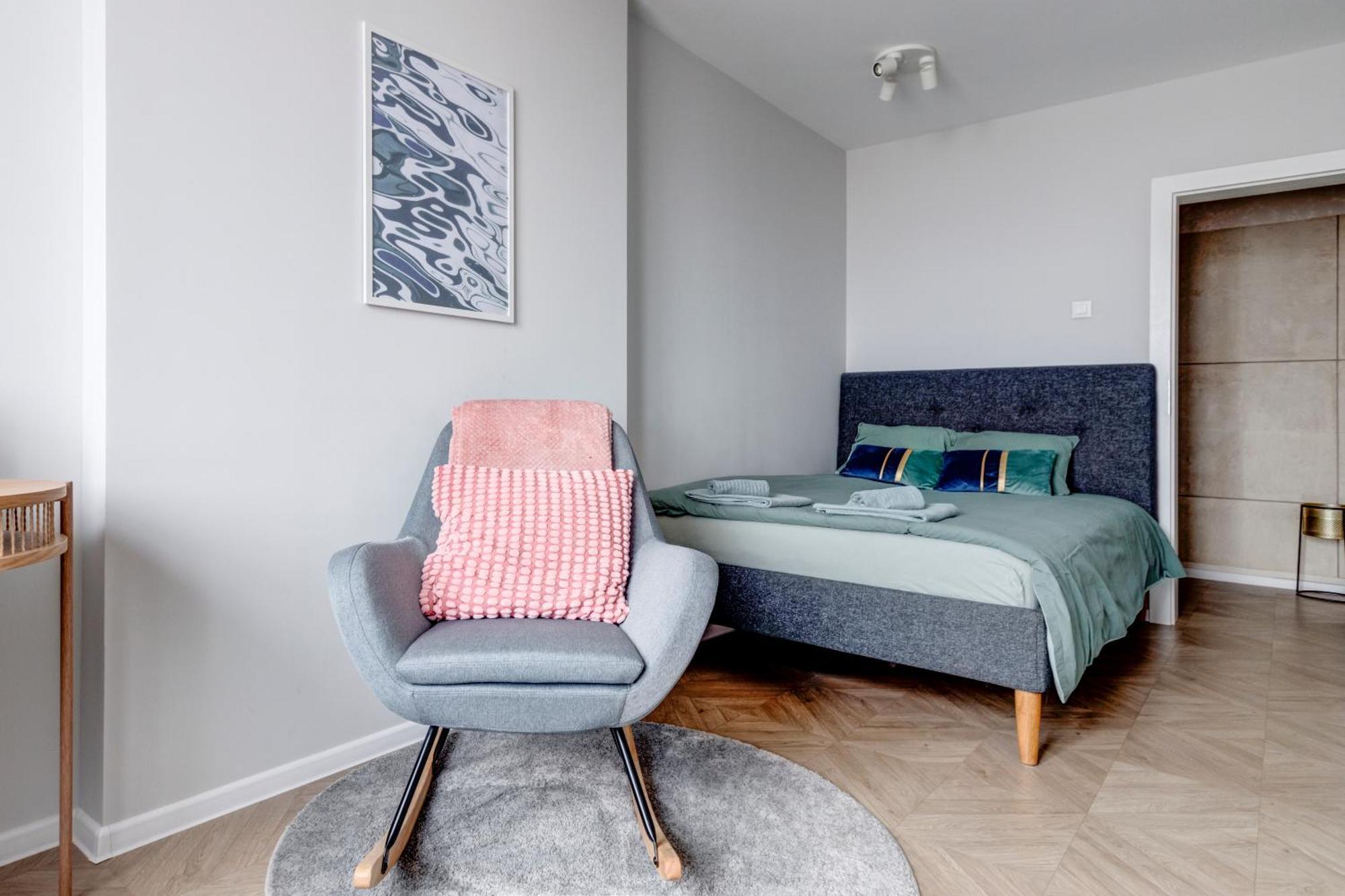 Apartament Sofia's Elegant Urban Retreat *